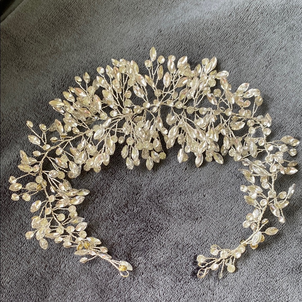 Beautiful Silver hairpiece